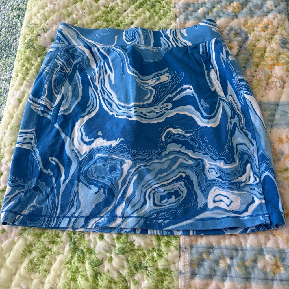 T by Talbots Blue and White Marble Print Athletic Skort